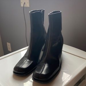 Vanessa black ankle boot